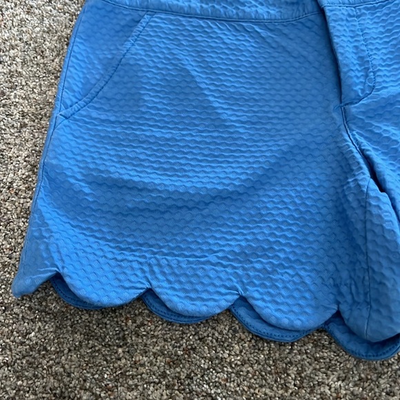 Lilly Pullitzer Buttercup Scallop Shorts - Picture 2 of 9